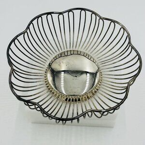 Godinger Silverplate Scalloped Round Wire Bread Fruit Basket 9.5” Vintage